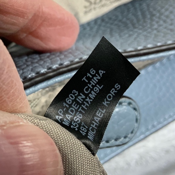 NWOT - Michael Kors Hamilton Traveler Studded Bag & Wristlet - Picture 14 of 15